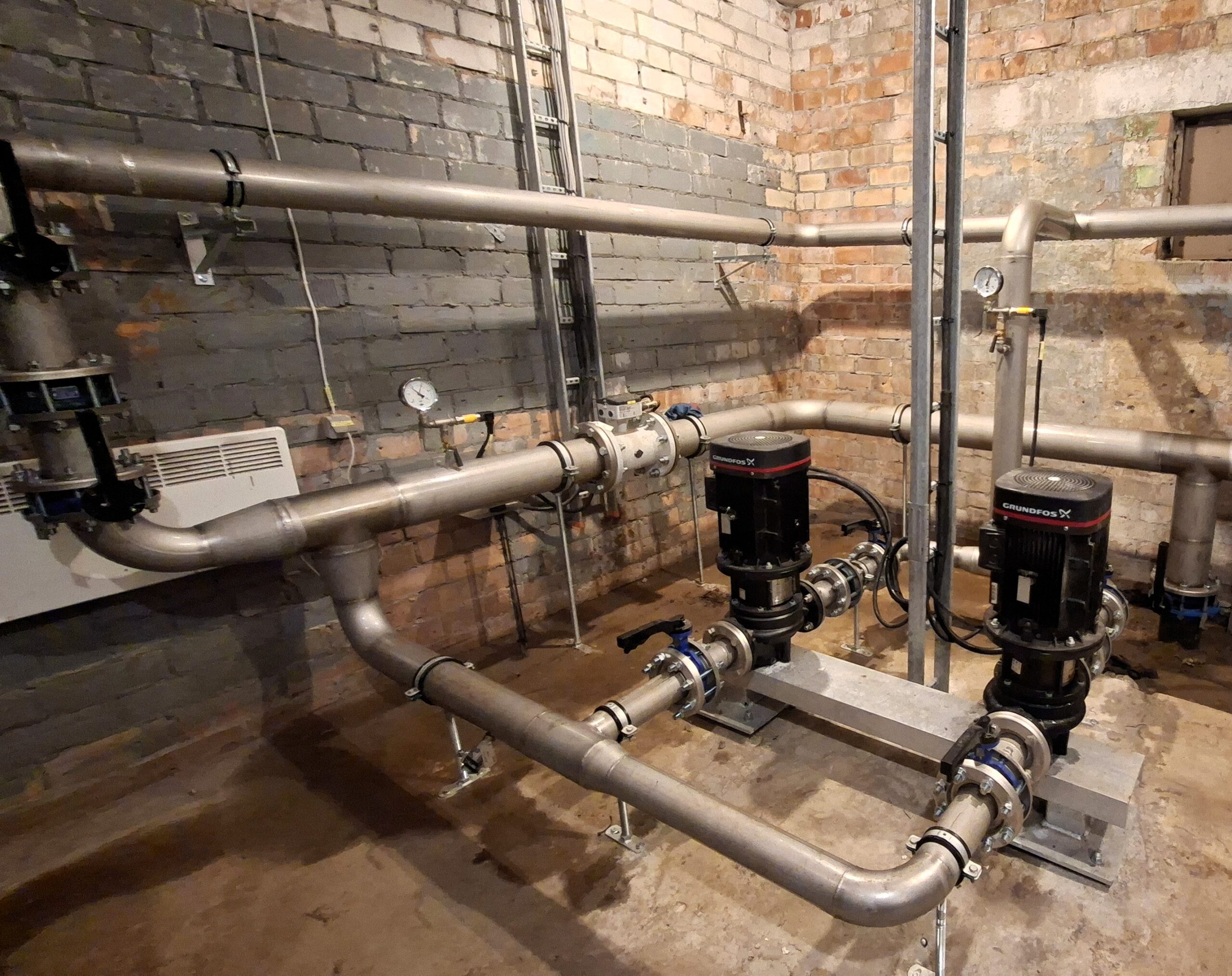 Water supply pumping station equipment reconstruction